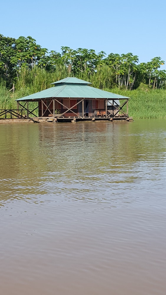 Kurupira Cabin Floating