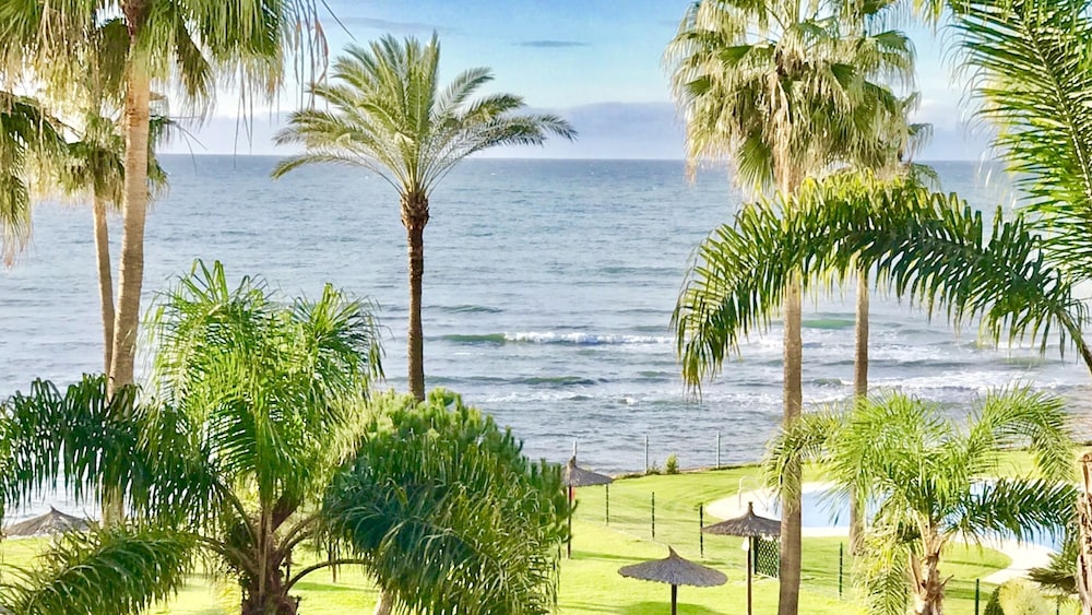 MI CAPRICHO C11 luxury apartment by the Sea