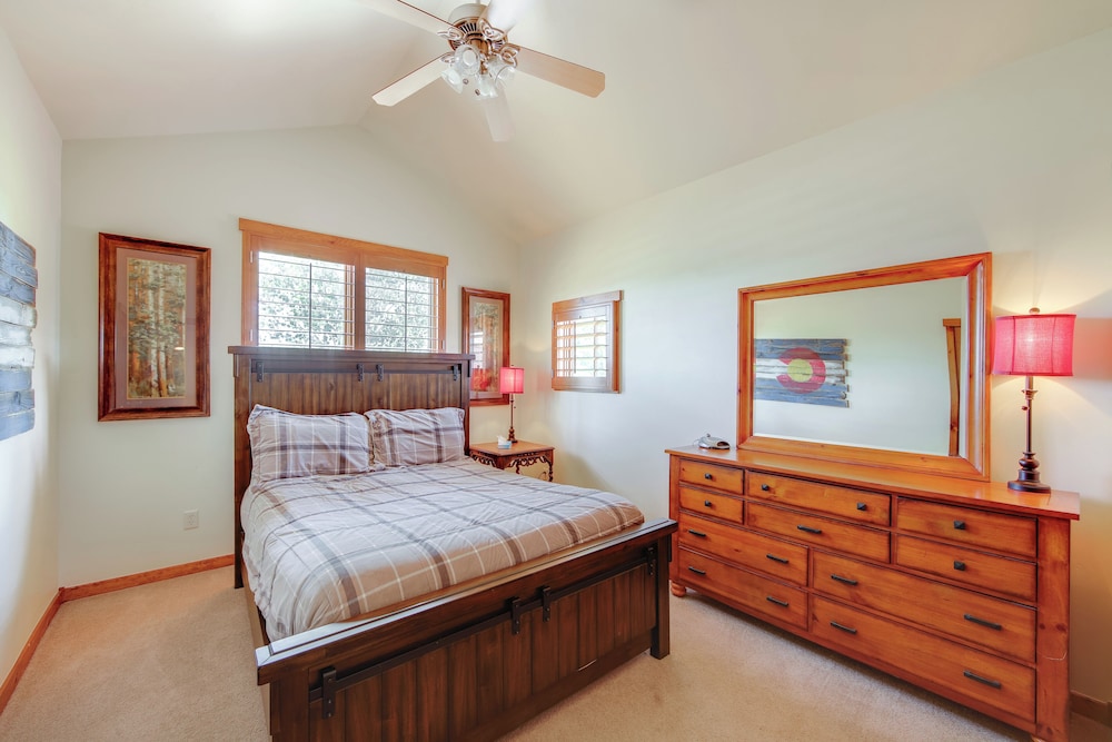 Grand Elk Golf Club On-site: Mtn-view Home w/ Deck