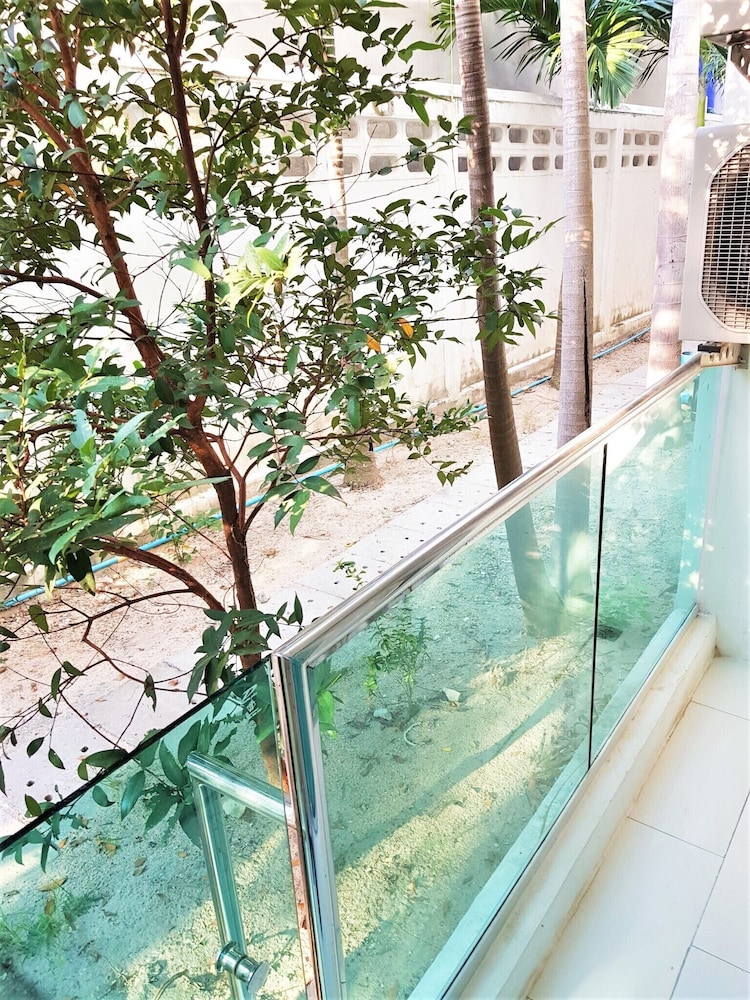 Laguna Bay 1 Pattaya Modern 1 Bedroom Apartment view 2
