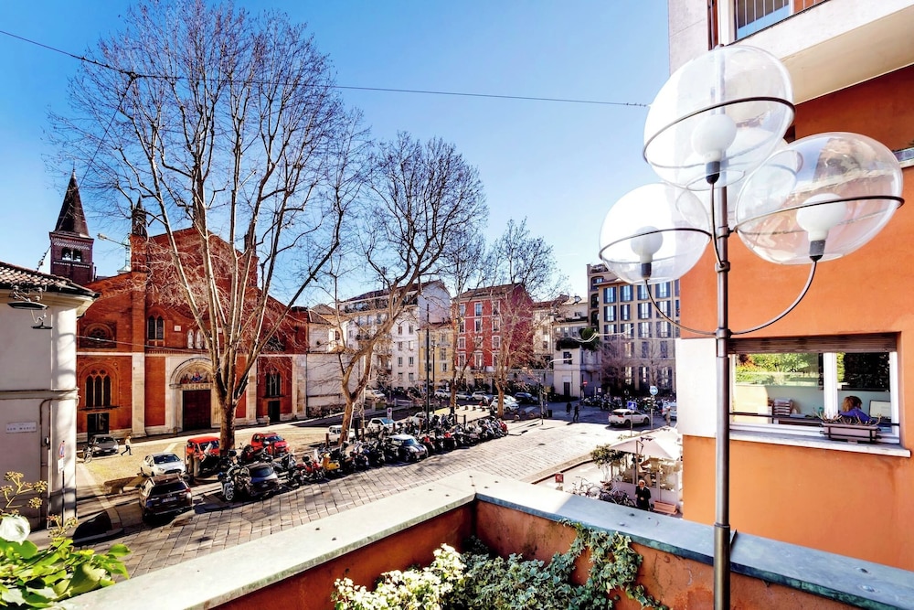 Modern Split Level Apartment