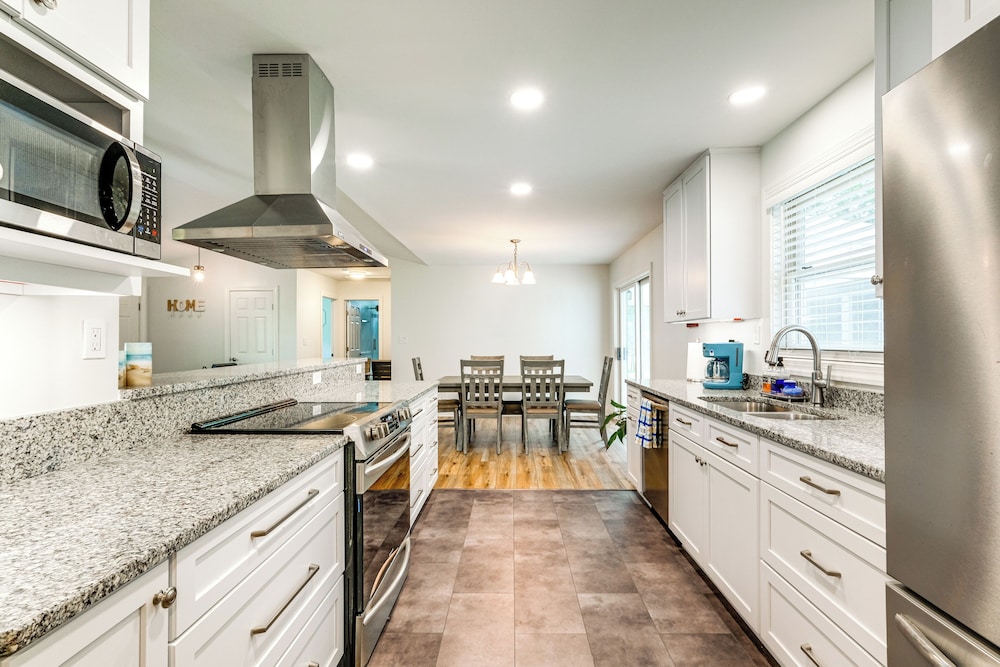 Pets Welcome: Riverfront Getaway in Colonial Beach