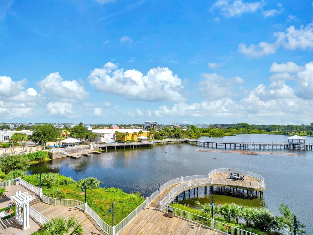 Laketown Wharf 331