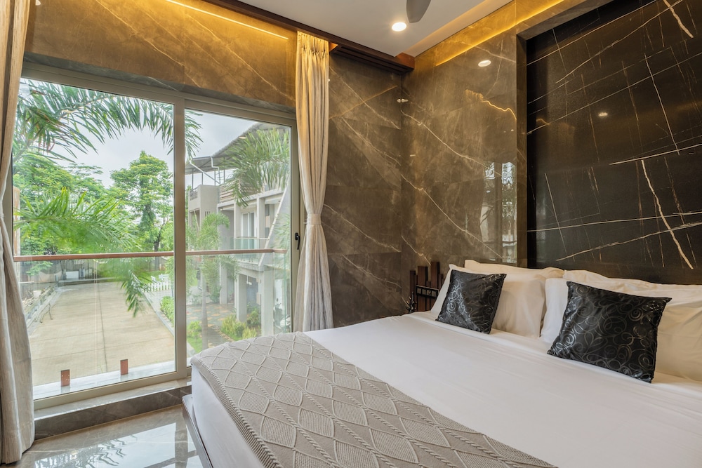 Alaya Stays - Imperial Calista 4BHK near Khandala Hills