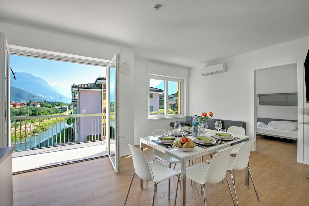 Ulivo and Magnolia Bike & River Apartment