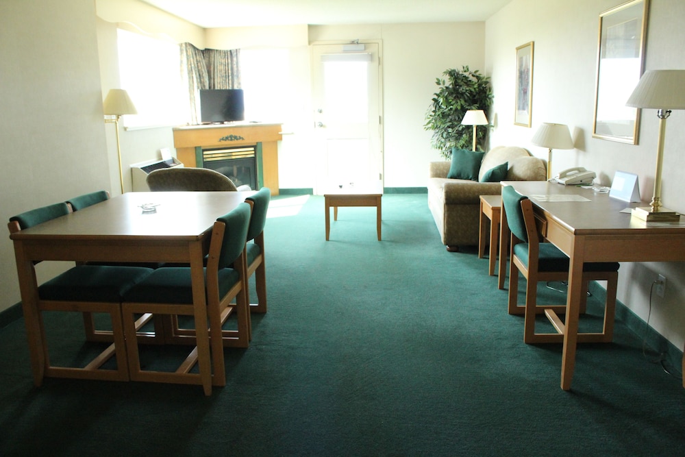Tamarack Motor Inn