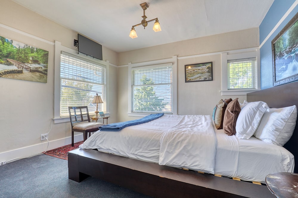 Walker’s Delight on Queen Anne
