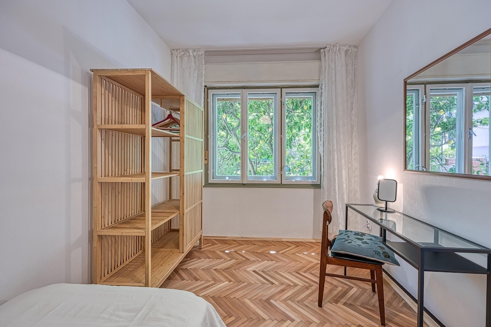 Enolabee Harbour View Apartment