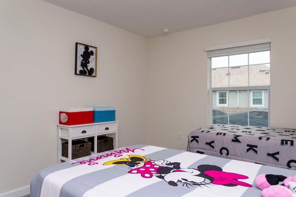 Gorgeous Decor 4 Bd w/ Pool Close to Disney 4820 - Image 3