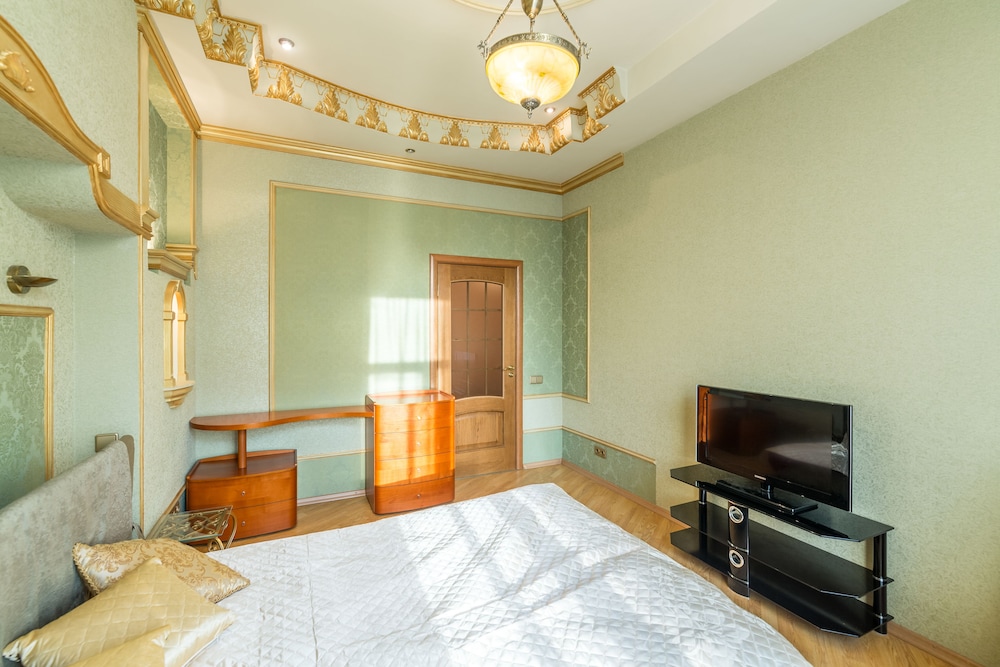 Lakshmi Apartment Great Classic