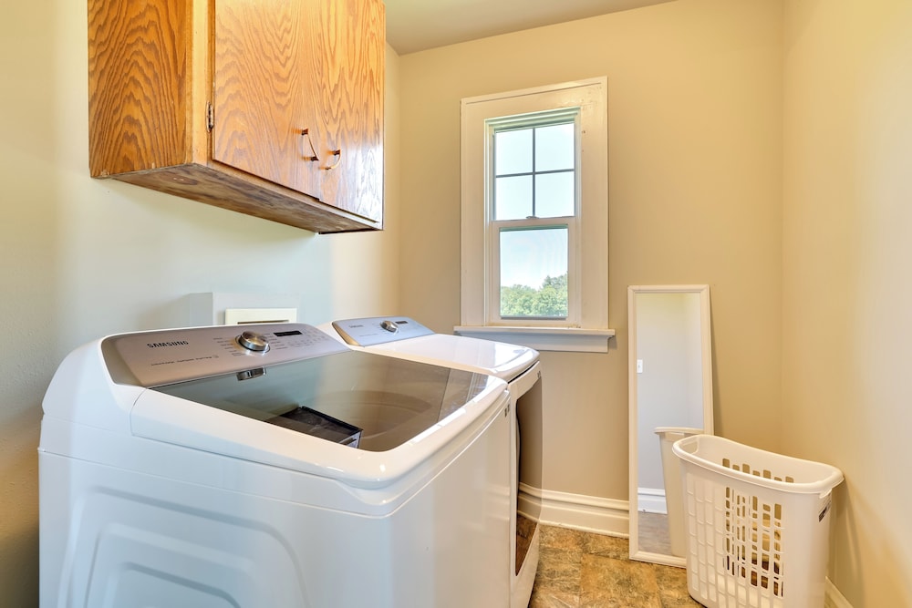 Gas Grill & Porch: Rural Hixton Vacation Home!
