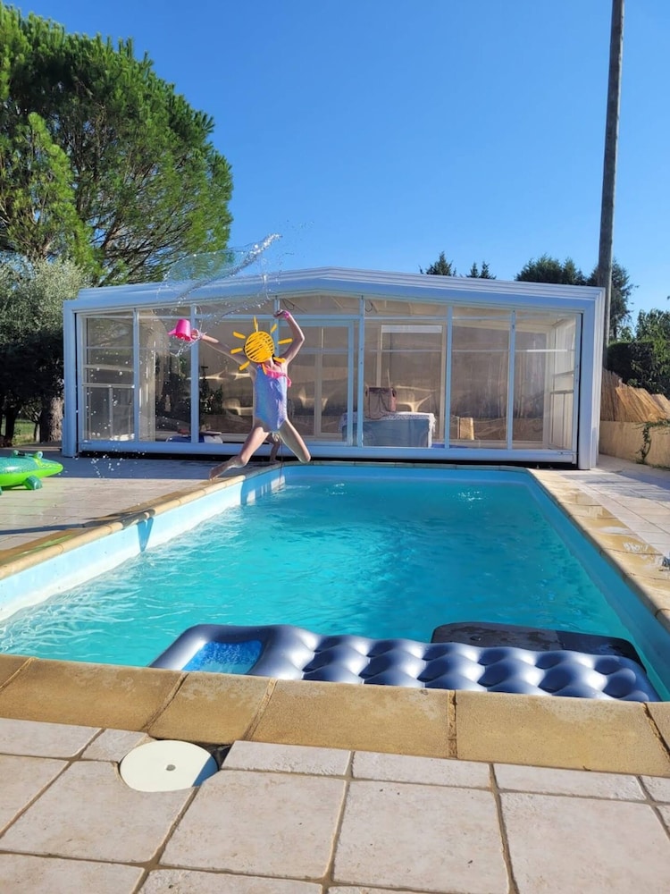 Villa - Pool - 3 Bedrooms - Garden