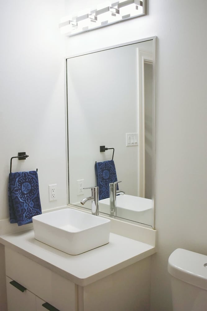 Family Luxury Home With Pool in Mcallen Near by Hospitals and Stores