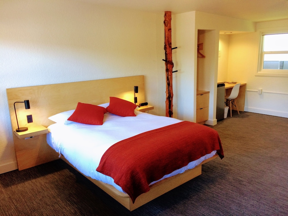 Heliotrope Hotel