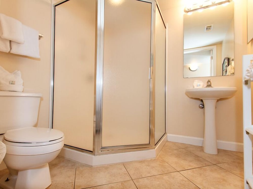 Pelican Isle 412 by Brooks and Shorey Resorts