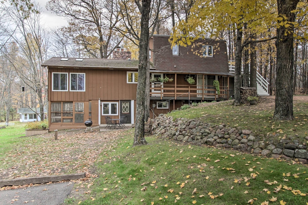Pet-friendly New Auburn Apt w/ On-site Lake! view 4