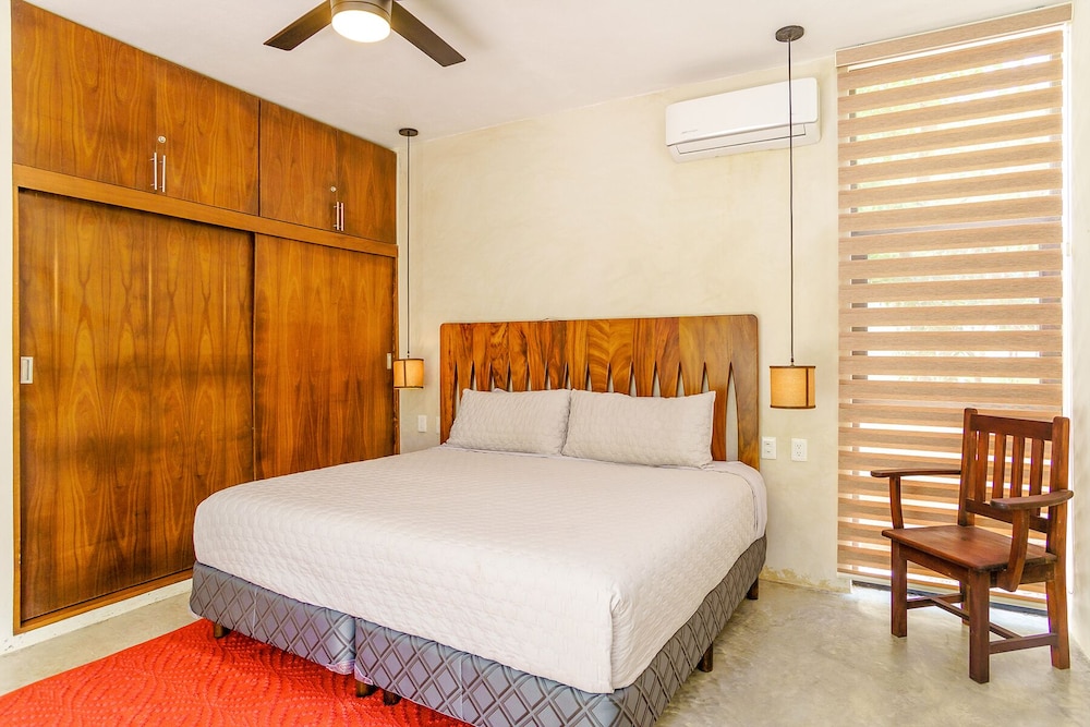 Magazine-worthy Villa Ponderosa with Private Pool & Gated Area view 3