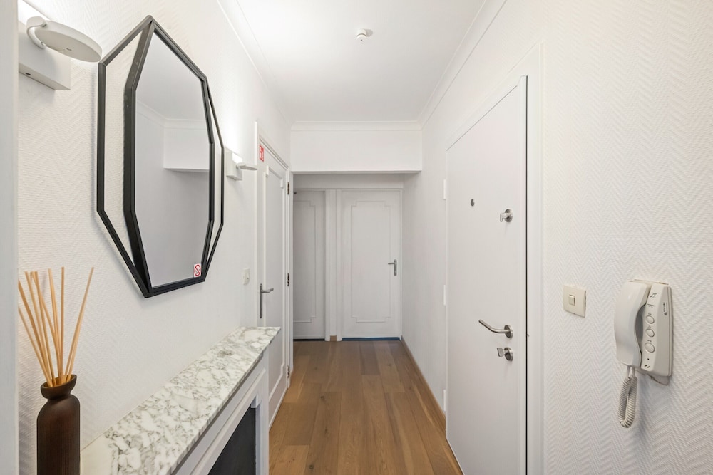 Flat by the Seaside With Stunning Ocean Views