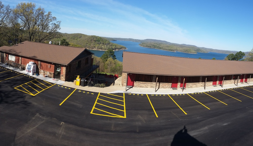 Hotel Pointe West Resort Motel