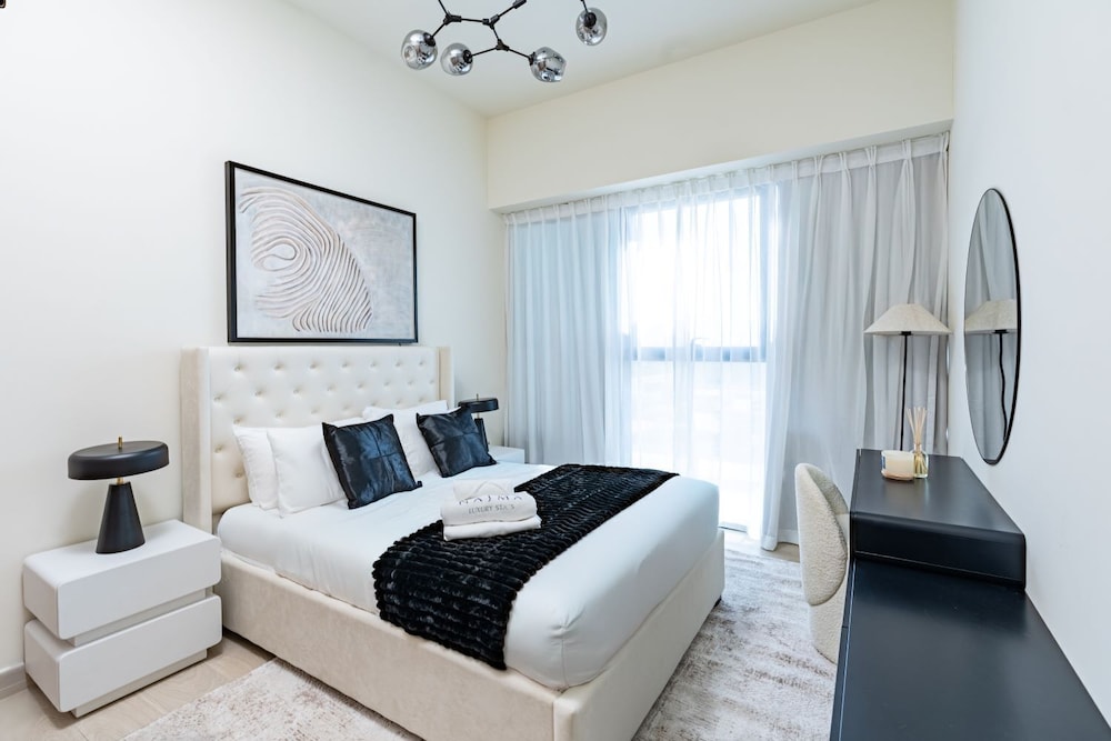 Nasma Luxury Stays - Azizi Riviera 44
