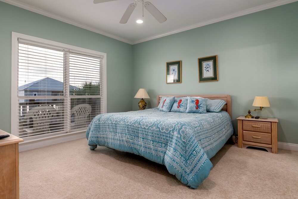 Sunny Side Up - 310 Audubon 4 Bedroom Home by RedAwning