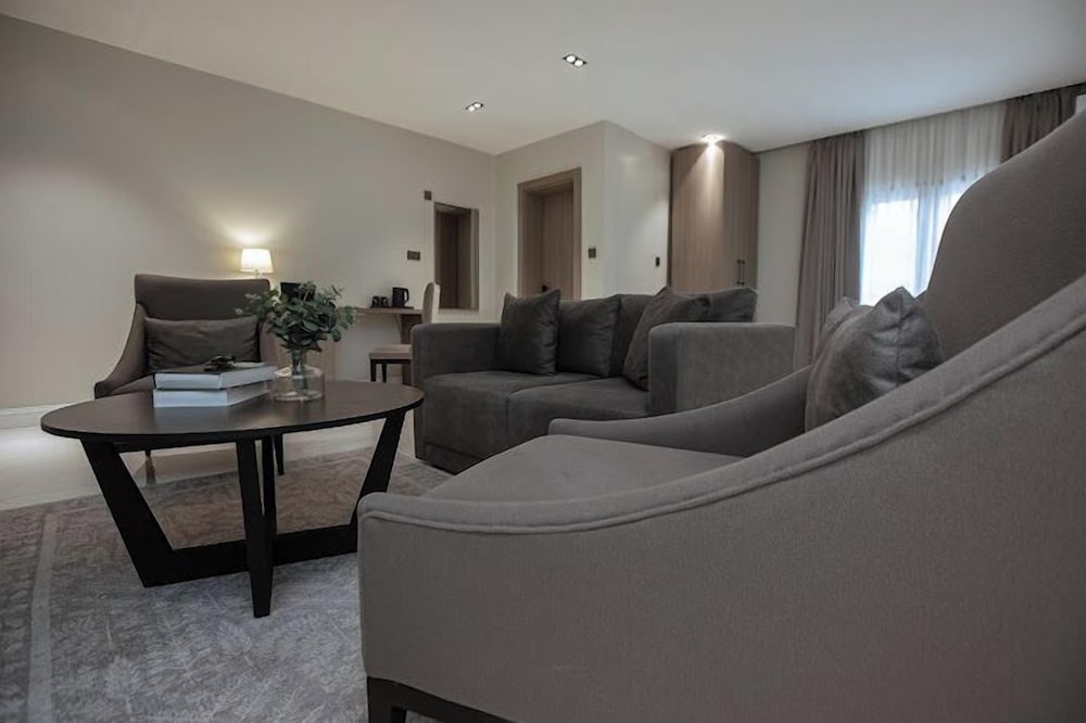 Maxx Apartments