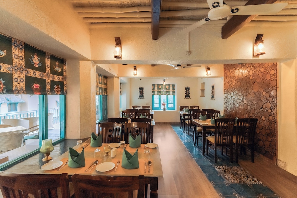 Tree of Life Birdsong Chalets