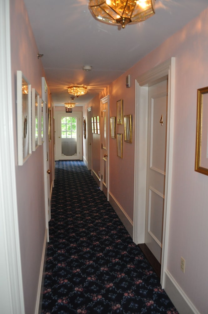 Bar Harbor Vacations - Stone Throw Cottage - Property Image 8