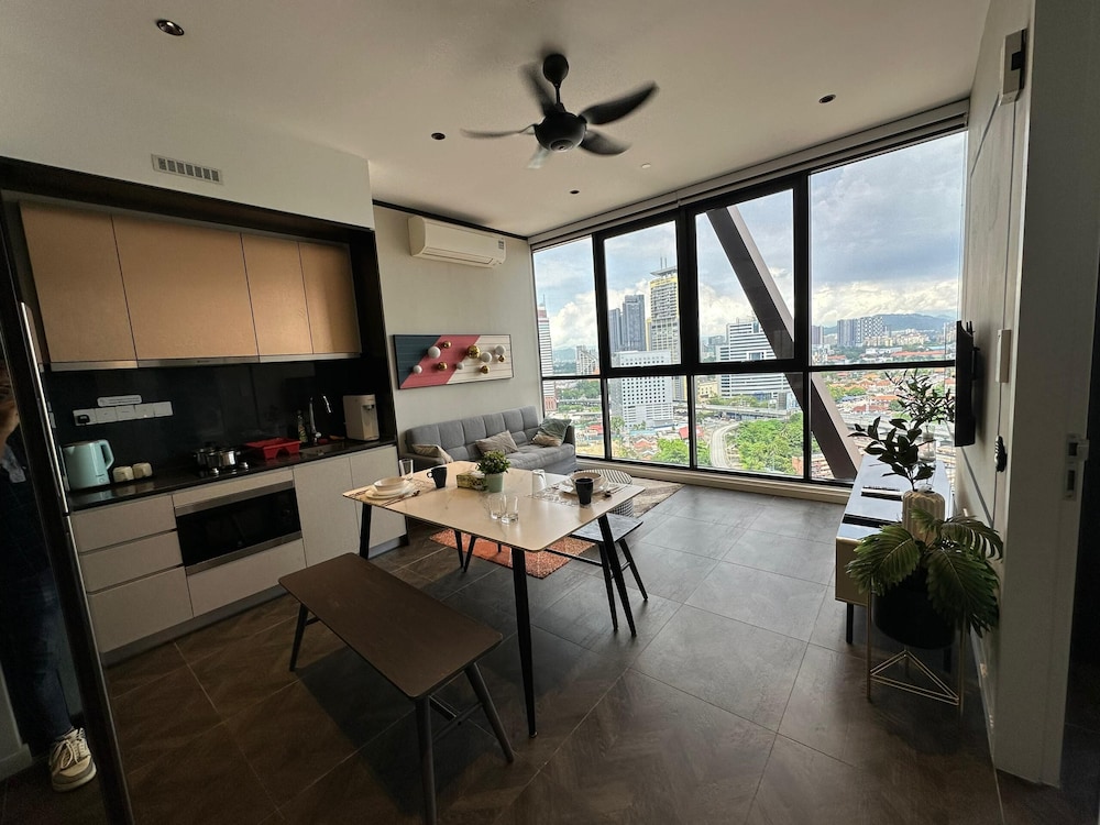 Scarletz Suites KLCC by Azure Heaven