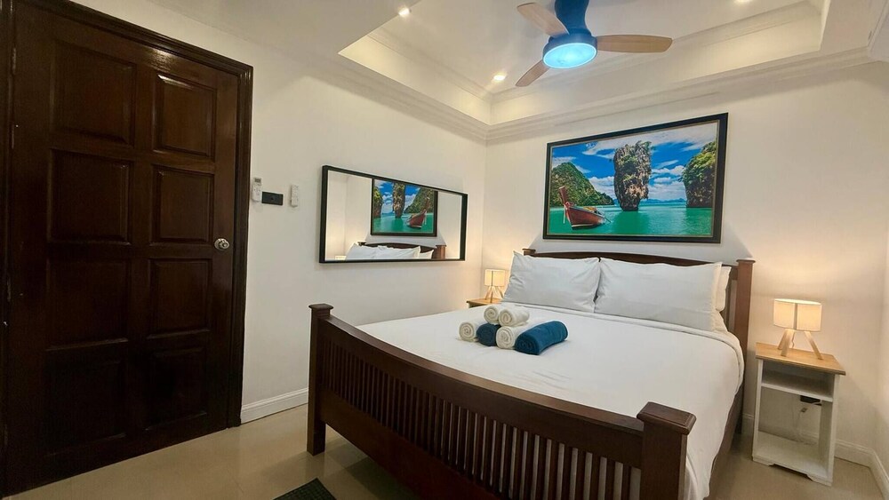 Palace - Spacious 1 Bedroom Condo With Shared Pool