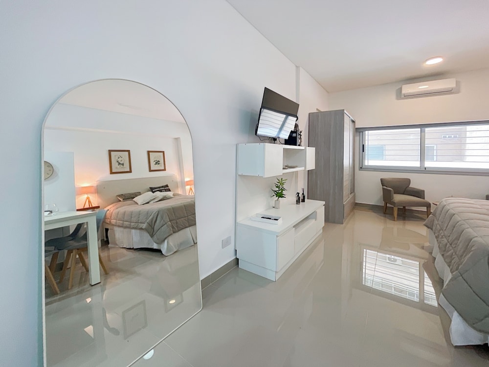 Ayres Suites Moreno
