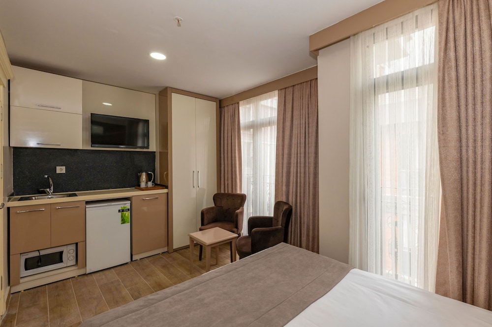 Taksim Peri Suit - Image 25