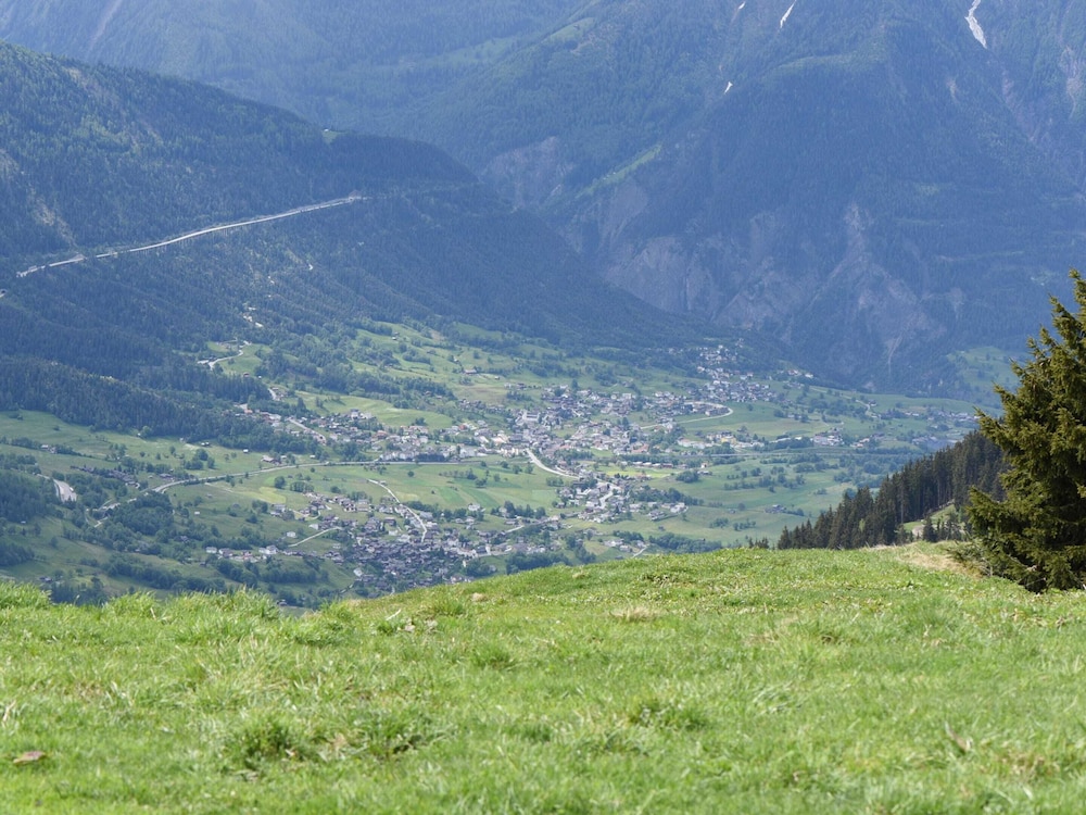 Photo 10