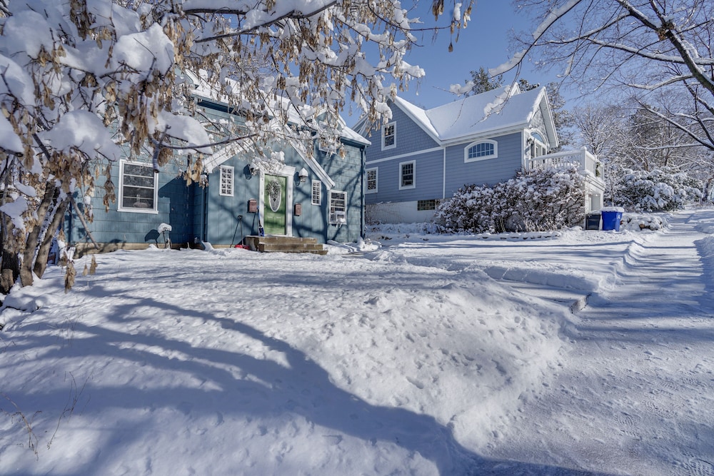 Pet-friendly Saint Paul Home w/ Shared Yard!