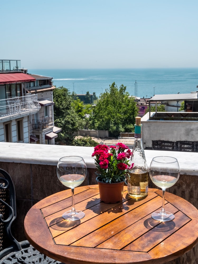 Rose Bouquets Otel - Image 18