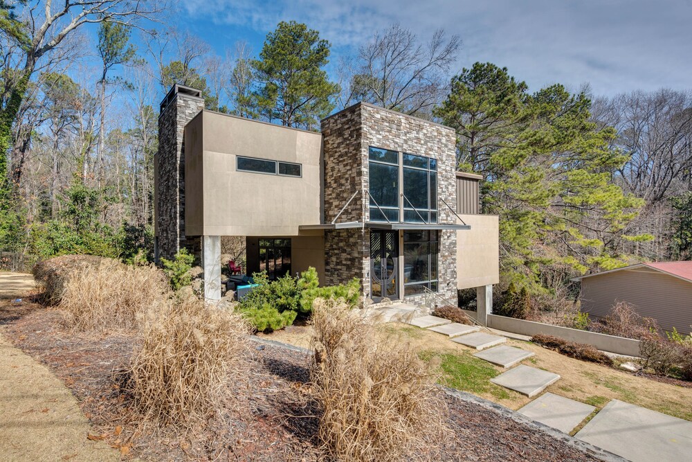 7 Mi to Dtwn Atl: Sleek & Modern Home!