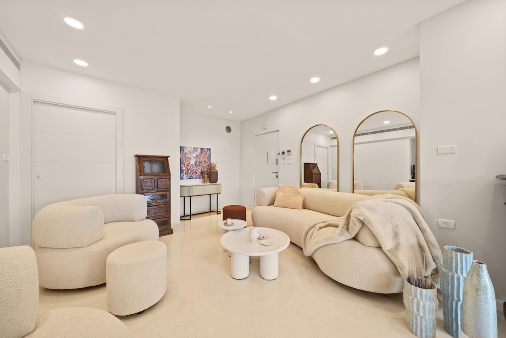 King David Court - Isrentals