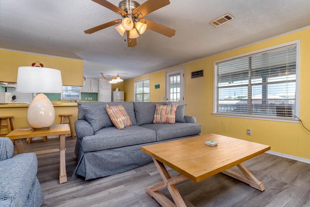 Casa Azul - 315 Port Royal 3 Bedroom Home by RedAwning