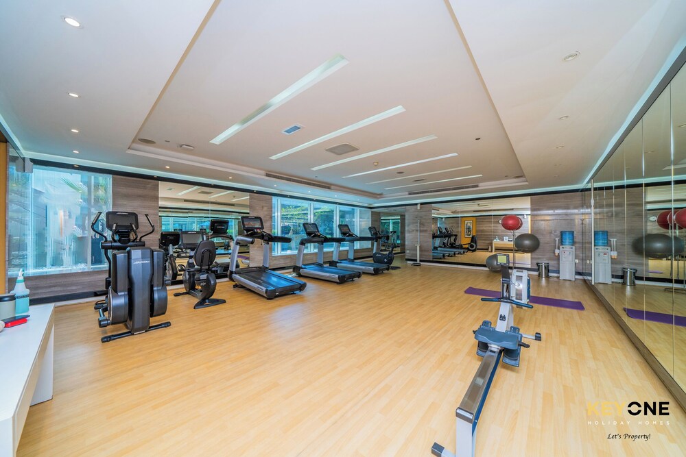 The Cosmopolitan Spacious Studio