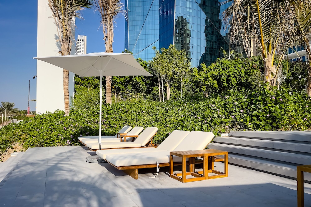 Luxury 2BR at La Vie with sea view