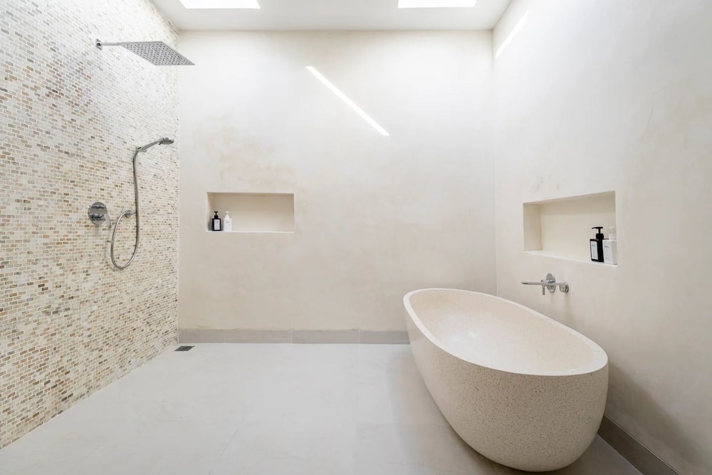 Villa Barsa by Alfred in Bali - Brand New Luxury 3BR Villa Near Bingin Beach