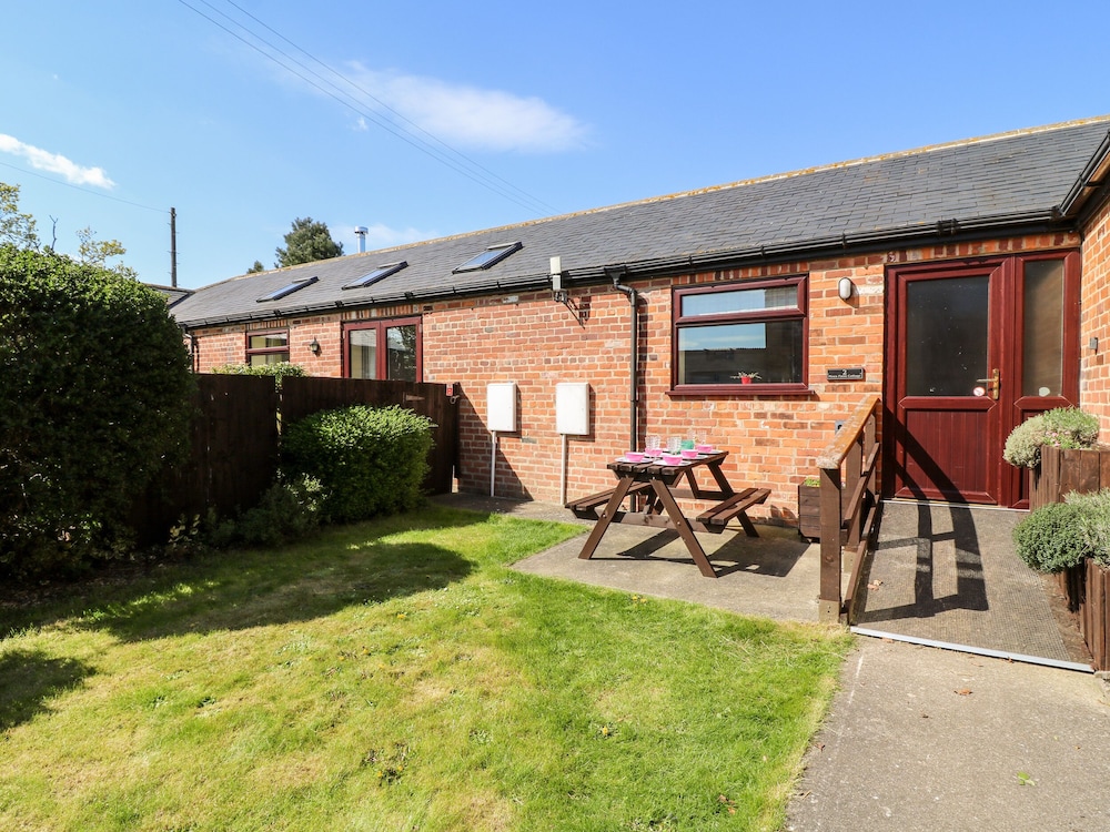 2 Pines Farm Cottages