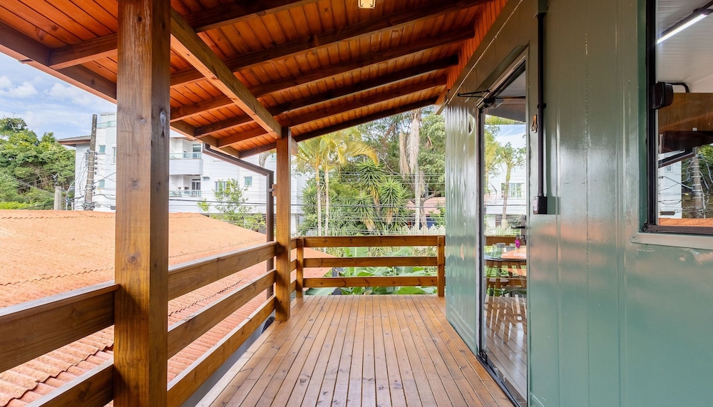 Beautiful and Practical Studios in Lagoa da Conceicao - JAS