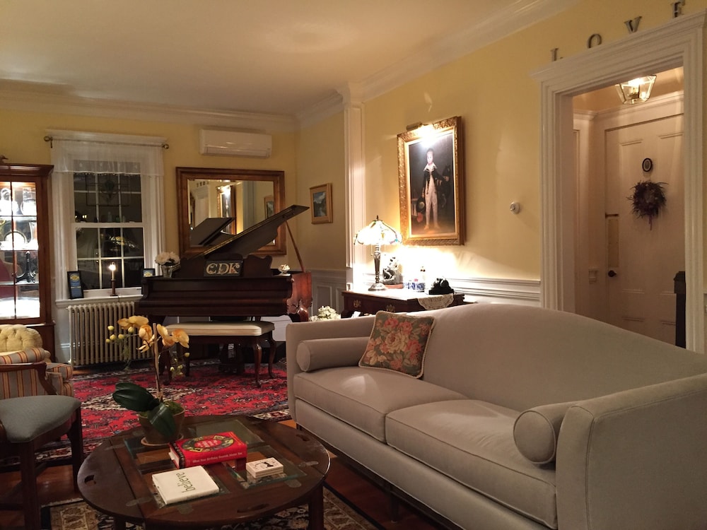 Captain David Kelley House Bed & Breakfast