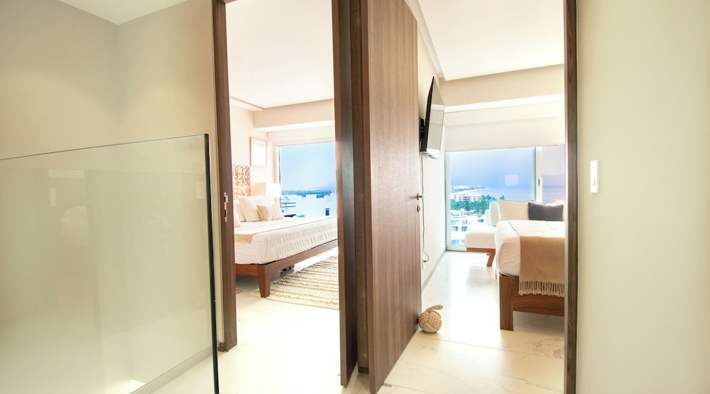 Condo Maritima 9U by Kivoya