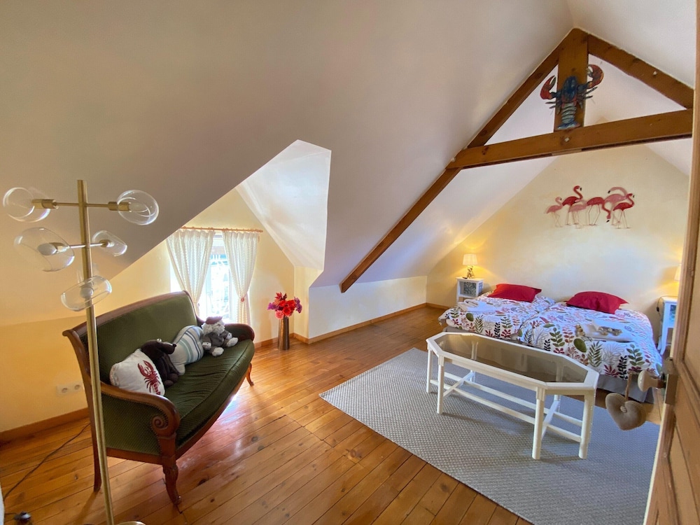 Charming Holiday Home With Garden in the Cotentin