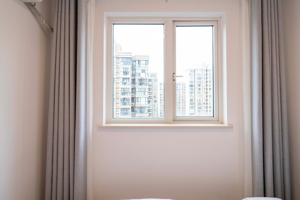 Tyms Changning Spacious 3BR 2BA APT