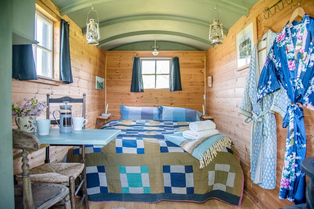 Abbey Shepherds Hut, Eye view 2