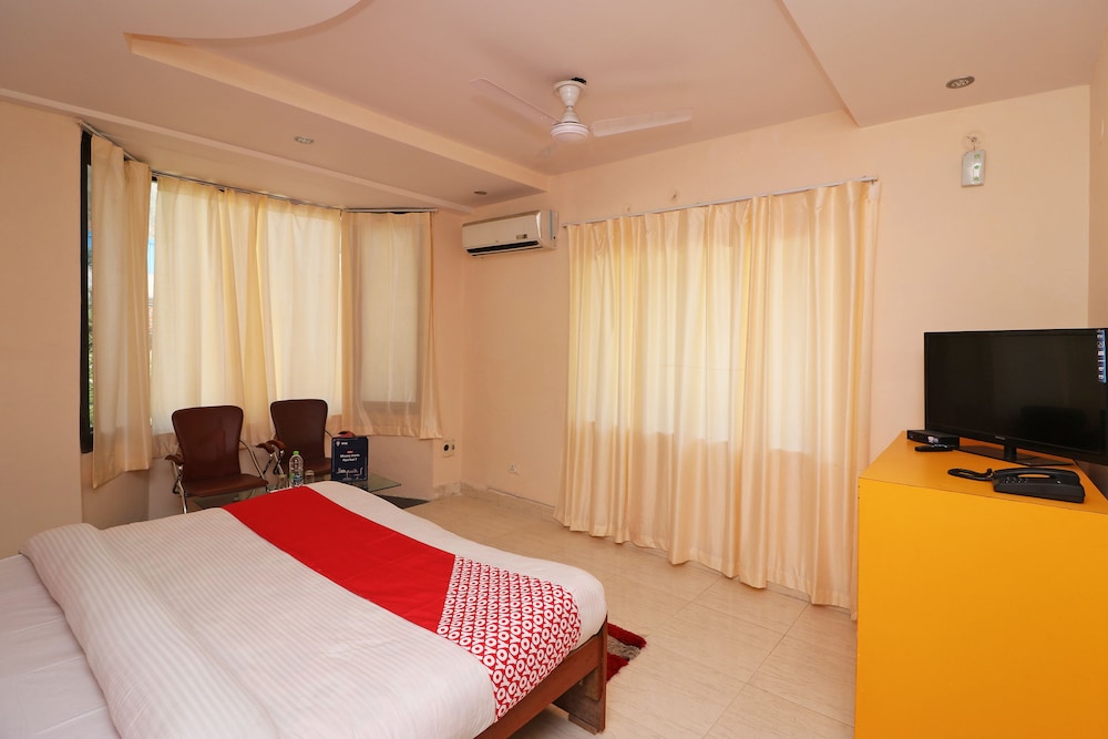 OYO 13884 Holiday Homes