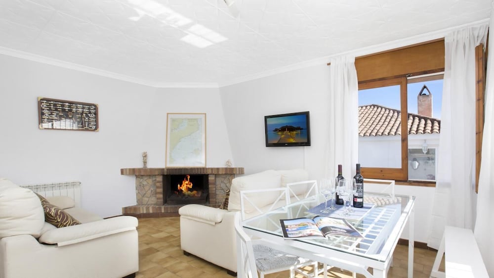 Tensi in Blanes With 5 Bedrooms and 2 Bathrooms